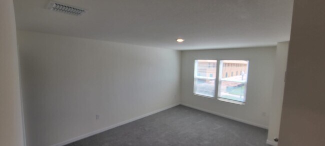 Building Photo - 8226 SW 67th Ave