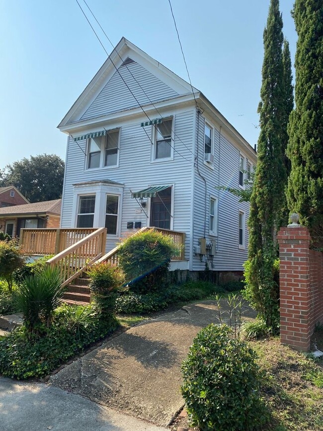 Building Photo - 623 Rhode Island Ave