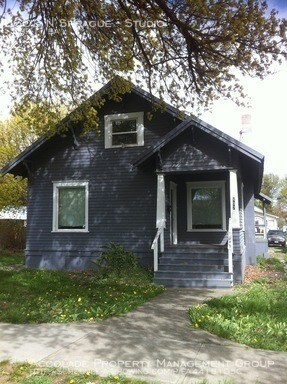 Building Photo - Studio Very close to CWU and Downtown