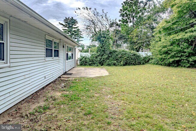 Building Photo - 9 Bloomfield Ln