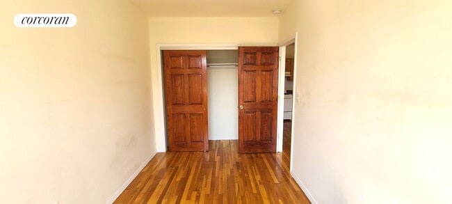 Foto del edificio - 29-11 Ditmars Blvd