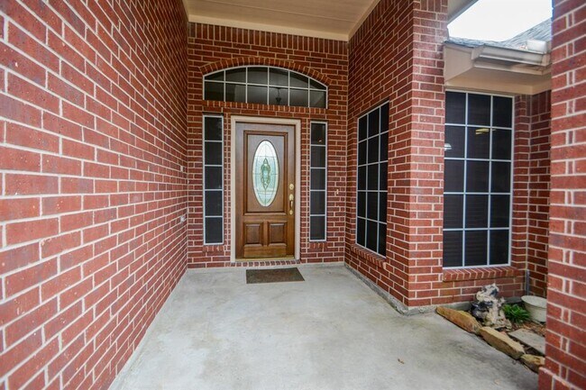 Building Photo - 11738 Pinos Altos Dr