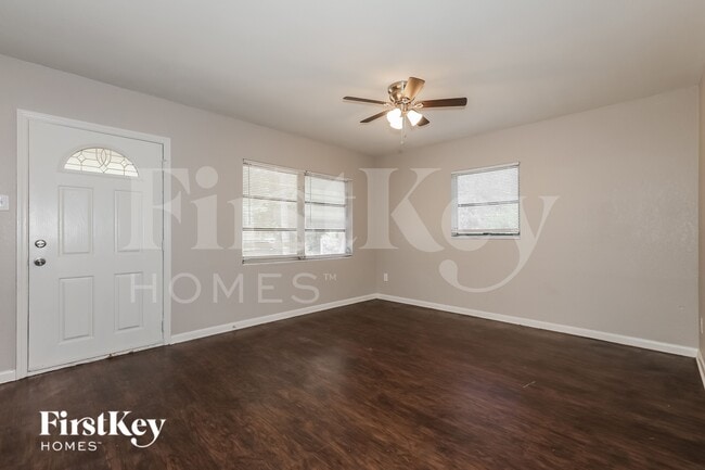Building Photo - 9305 N Forest Hills Dr