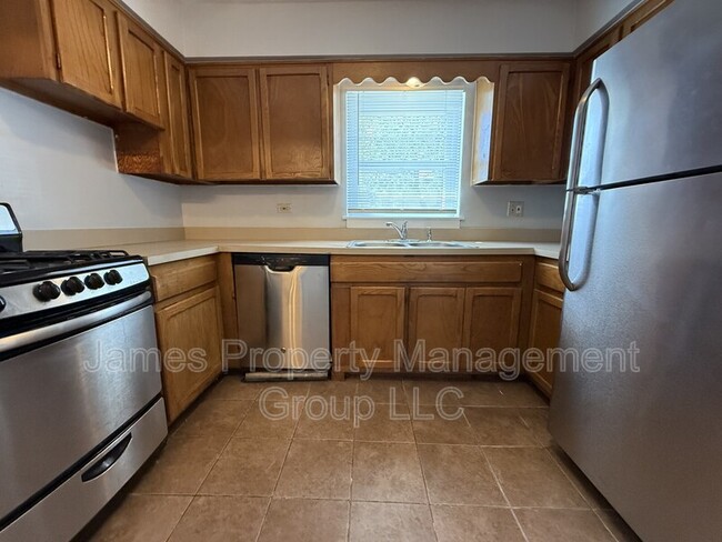 Building Photo - 39 King Arthur Ct