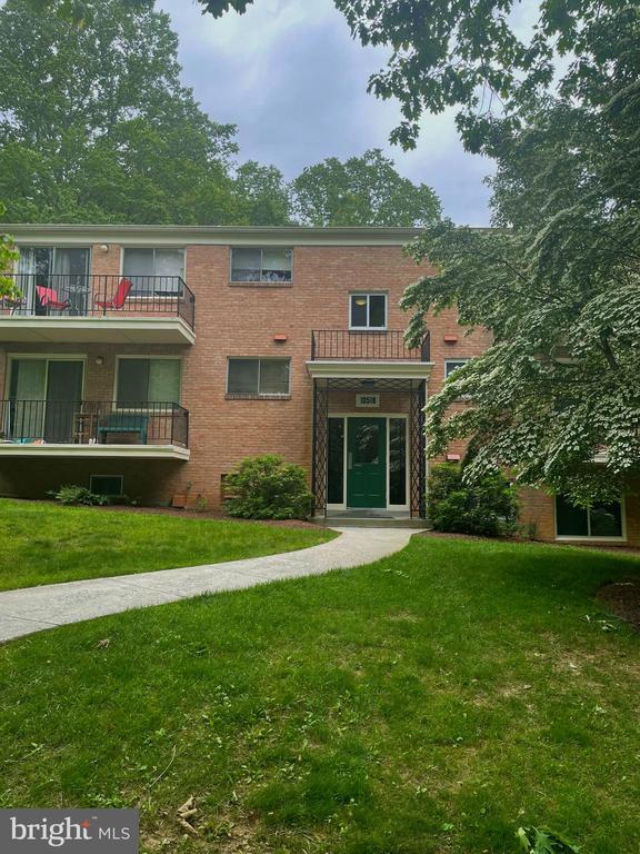 Foto del edificio - 10518 Weymouth St