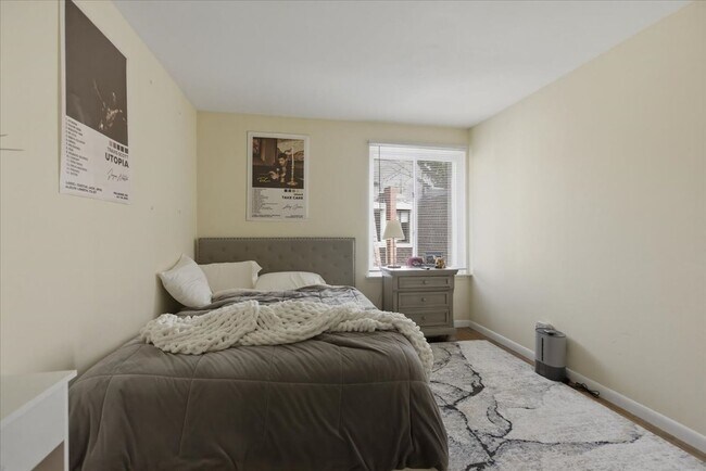 Foto del edificio - 1631 W Belle Plaine Ave