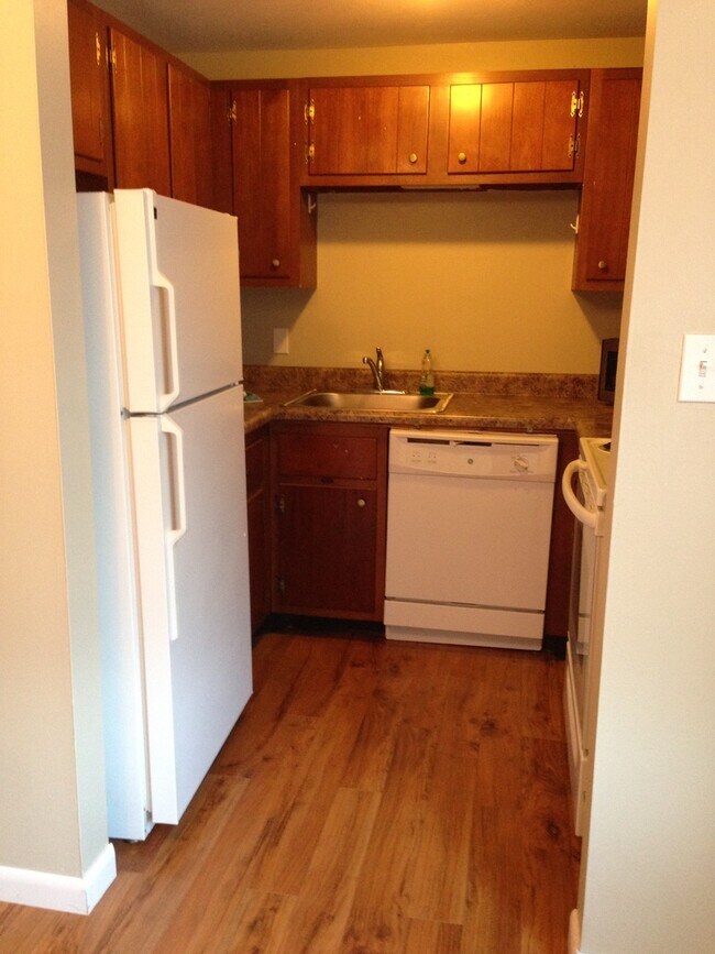 Building Photo - Maplewood Apartment Homes