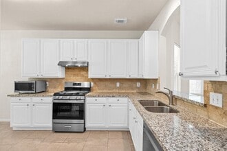 Building Photo - 127 N Willow Point Cir