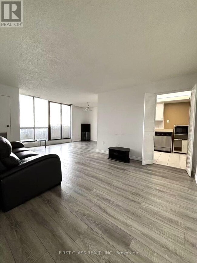 Building Photo - 10 Stonehill Ct