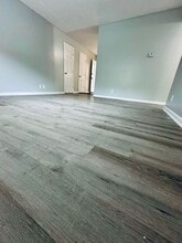 Building Photo - 3340 Pinewood Ave