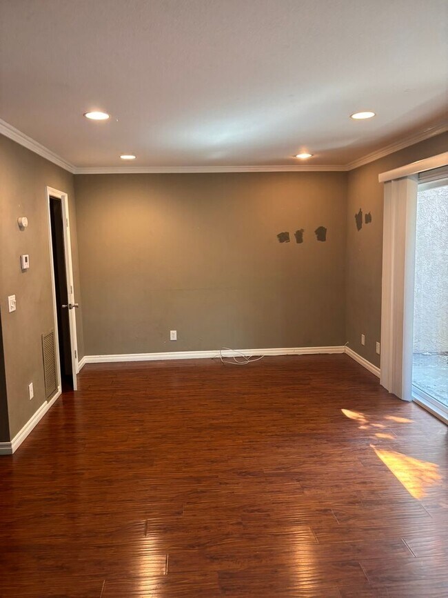 Foto del edificio - La Habra 2BR Townhome with Garage & Patio