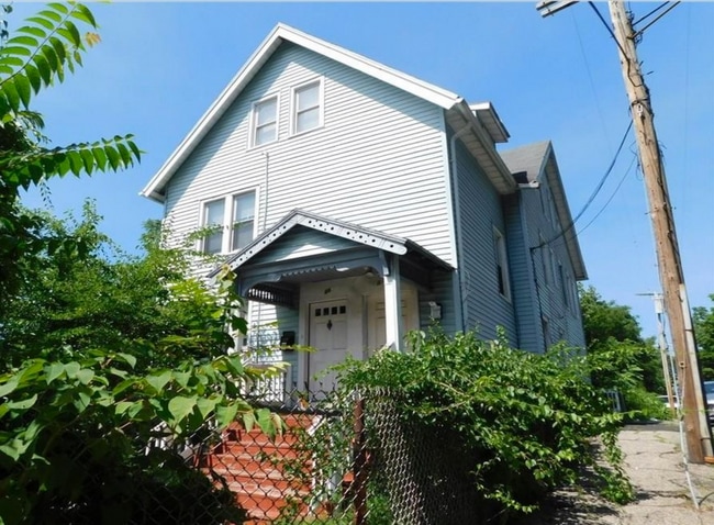 Building Photo - 103 Walnut St
