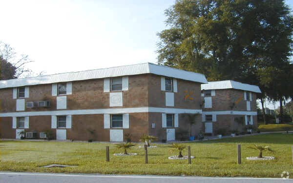 Primary Photo - Camelot Arms