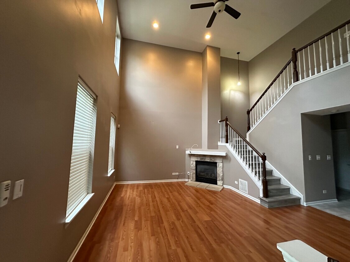 Building Photo - 2567 Hillsboro Blvd