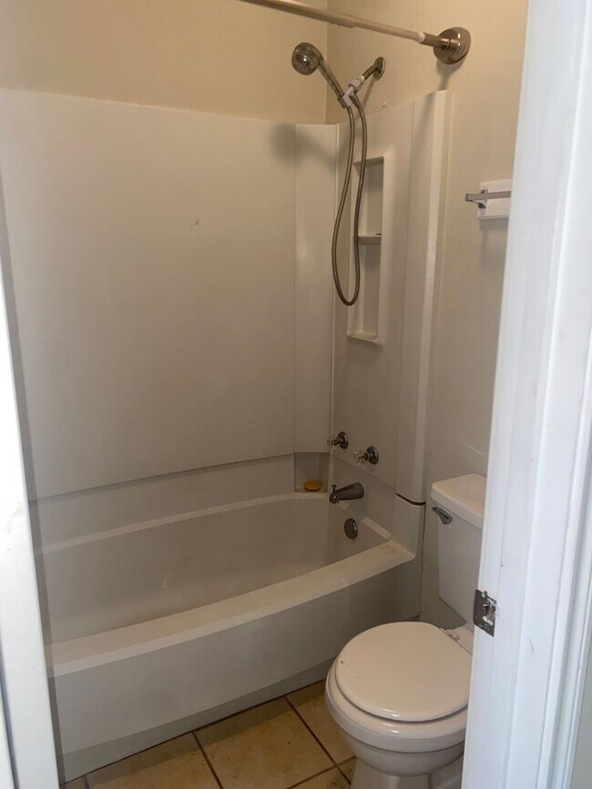 Foto del edificio - 1134-1136 Willow Creek Dr