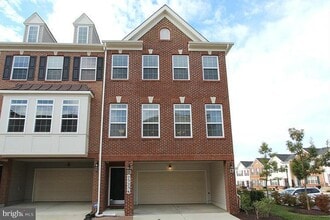 Building Photo - 23236 Roberts Tavern Dr