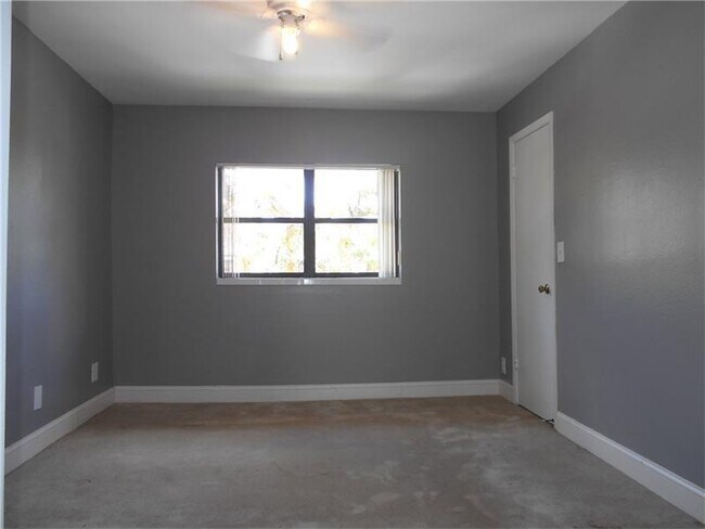 Foto del edificio - 4014 NW 87th Ave