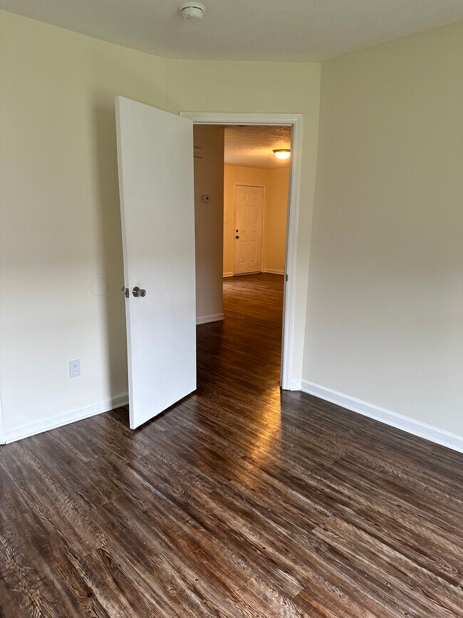 Dormitorio #2 - 784 Kings Rd