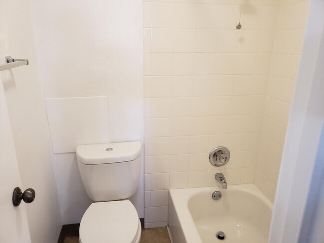 Bathroom - 2855 S Monaco Pky