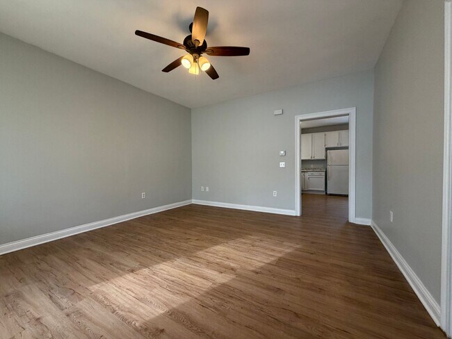 Foto del edificio - SUPER CLEAN!  2 bed in Madisonville!