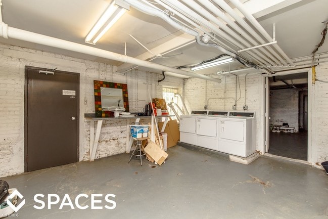 Building Photo - 4720 N Racine Ave