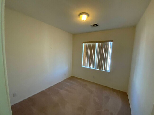 Foto del edificio - SOUTHERN HIGHLANDS CORNER LOT IN GATED COMMUNITY