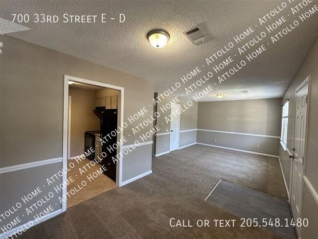 Building Photo - 700 E 33rd St