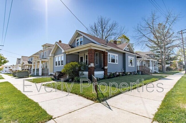 Foto del edificio - 1025 Yout St