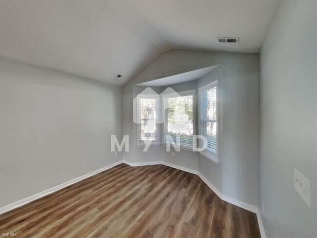Building Photo - 4 br, 2.5 bath House - 312 N Waters Edge Dr
