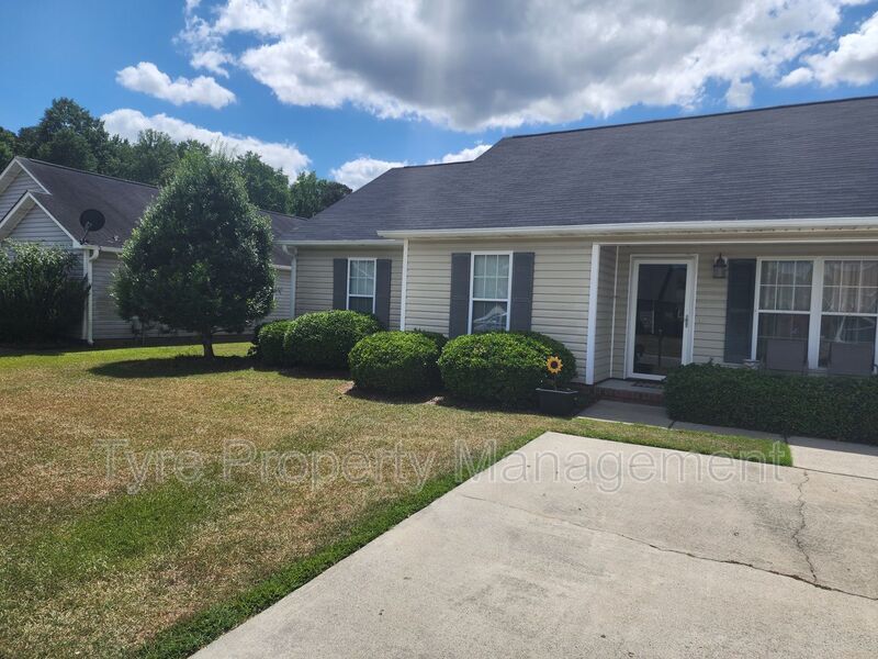 Primary Photo - 3786 Dover Dr
