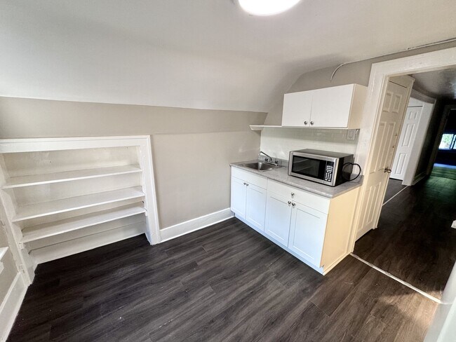 Photo du bâtiment - 1073 Albert Rd