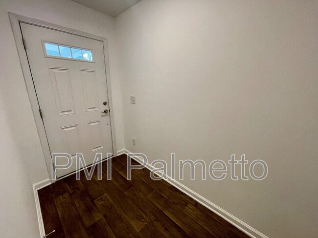 Building Photo - 341 Liliana Dr