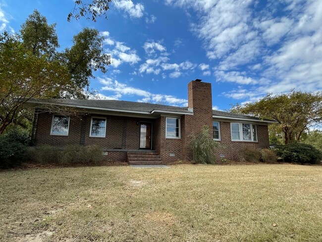 Building Photo - Amazing Country Living 4/2 in Elmore