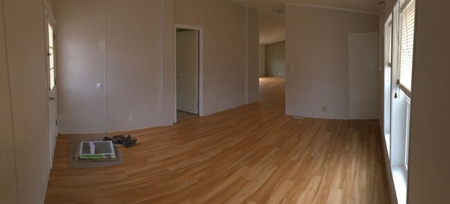 Building Photo - 3-bedroom 2-bathroom Modular Home in Babcock Vista!