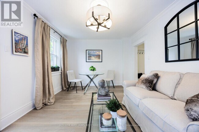 Building Photo - 30 Oak Park Ave