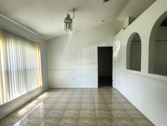 Building Photo - 312 Cornwallis Ct