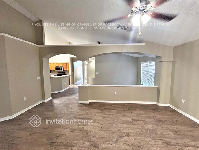 Building Photo - 2502 Clareside Dr