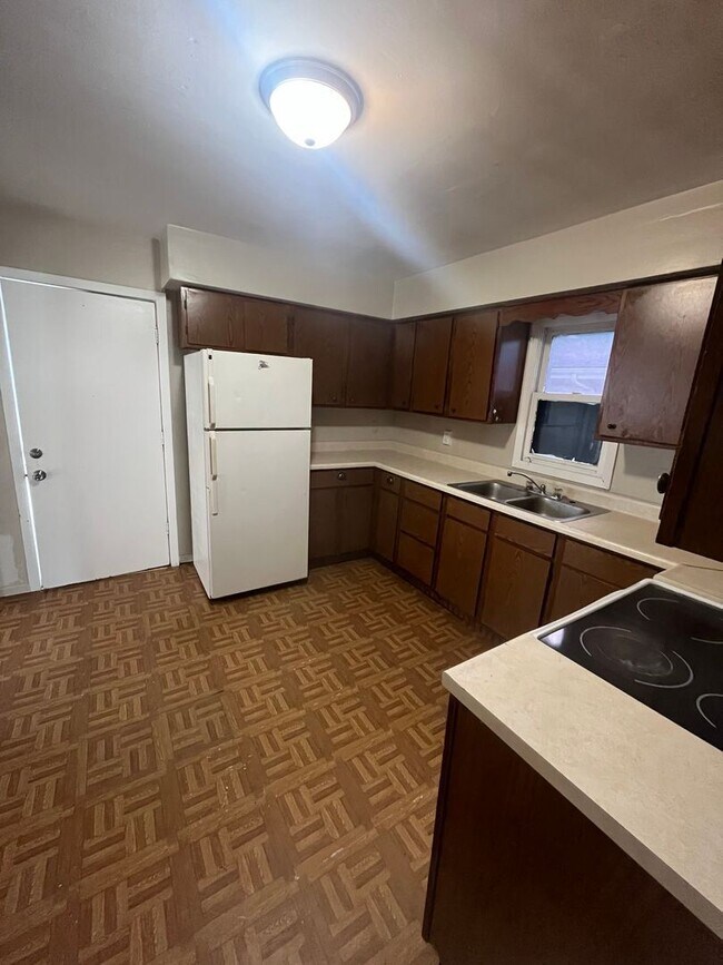 Building Photo - 3 br, 1 bath House - 617 N 15th St