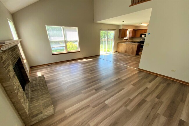 Building Photo - 1847 Pebblestone Dr