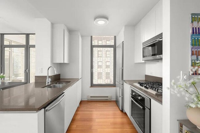 Building Photo - 2 bedroom in New York NY 10007