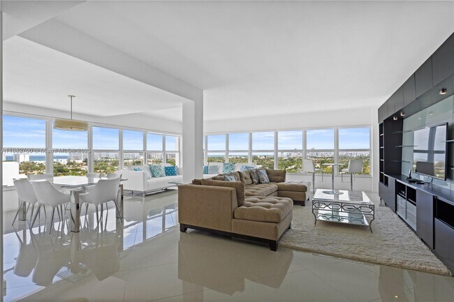 Foto del edificio - 9100 W Bay Harbor Dr