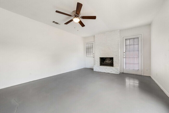Foto del edificio - 2517 Glen Springs Way