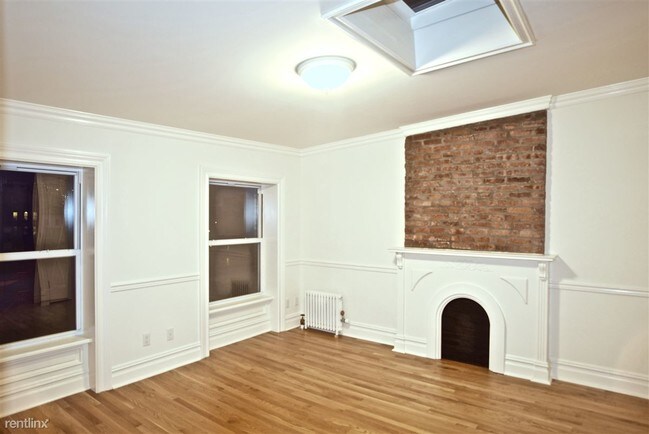 Building Photo - 253 Clermont Ave