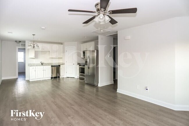 Foto del edificio - 323 Melrose Dr SW