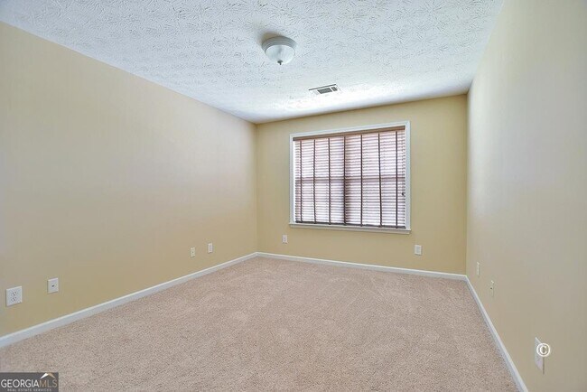 Building Photo - 7915 Green Glen Dr