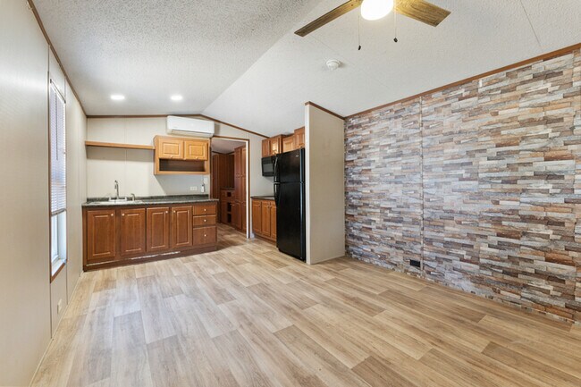 Foto del edificio - 720 Pritchett Ln