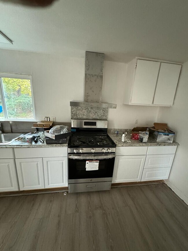 Building Photo - 4026 Sebastopol Rd