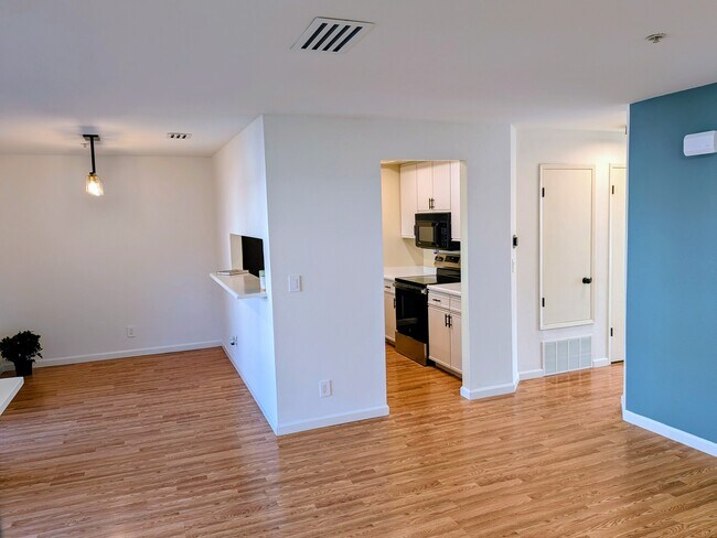 Foto del edificio - 2709 Oak Rd