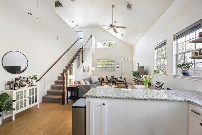 Foto del edificio - 2921 E 14th St