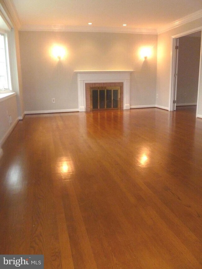 Foto del edificio - 7115 Warbler Ln